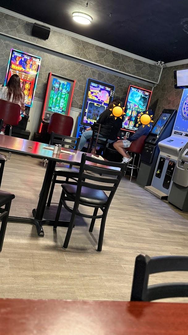 Josh's Bar & Grill